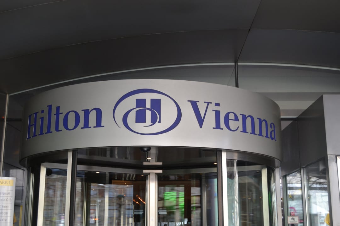 Eingang Hotel Hilton Vienna Park