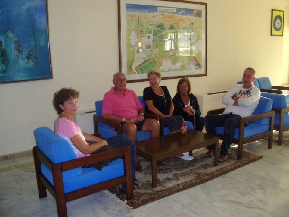 Auf einen "Absacker" in der Lobby Hotel Süral Garden