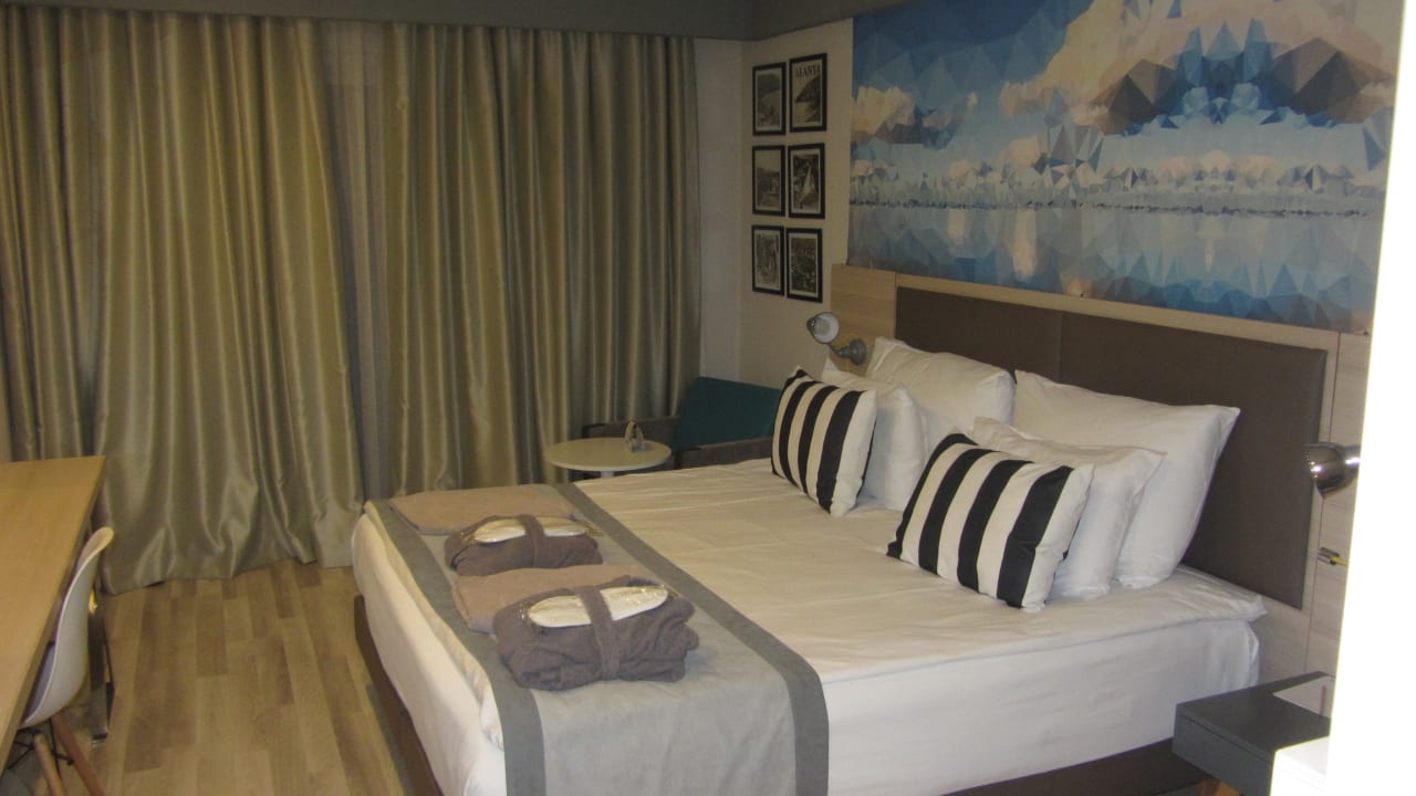 Super schöne Zimmer, geschmackvoll, weiche hervorragende Bet Sunprime C-Lounge