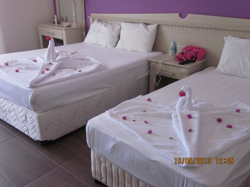 Лебеди из полотенец. Club Turtas Beach Hotel