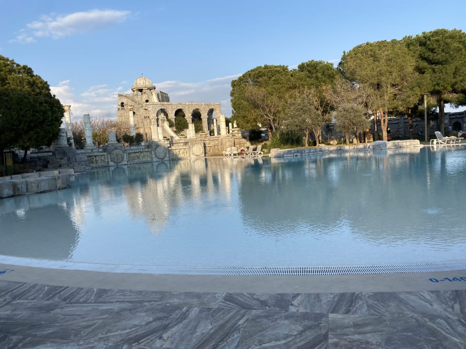 Pool Xanadu Resort Hotel