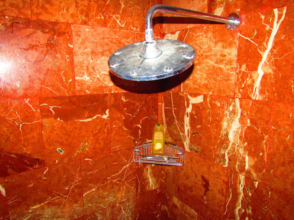 4. Zimmer nie gereinigter Duschkopf in Suite Catalonia Riviera Maya & Catalonia Yucatan Beach