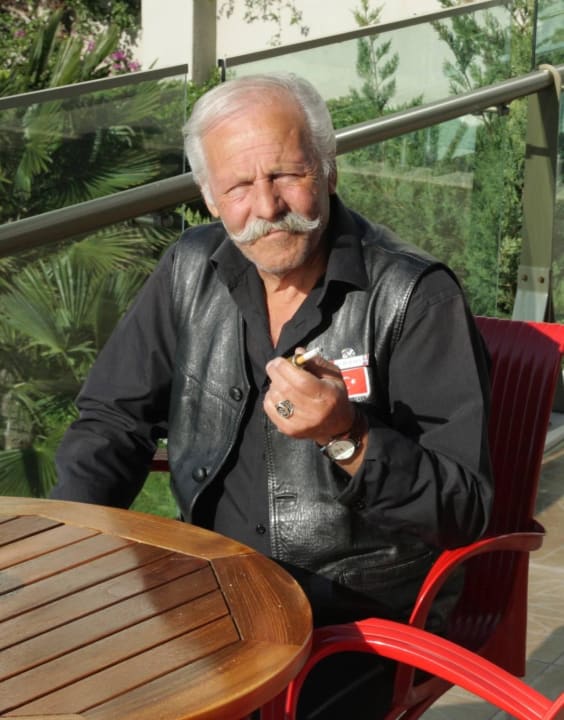 Herr Baber, der Schuhputzer des Hotels Aydinbey Kings Palace & Spa