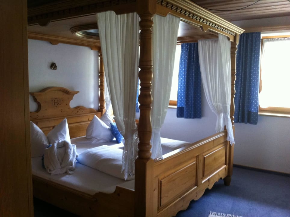 Schlafzimmer Fewo Zugspitze Berghof Walser