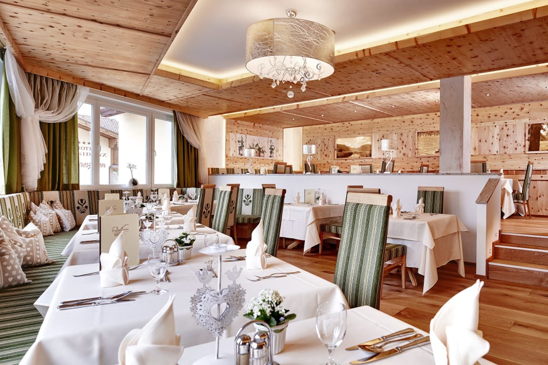 Zirbenstube Wellnessresort Vier Jahreszeiten