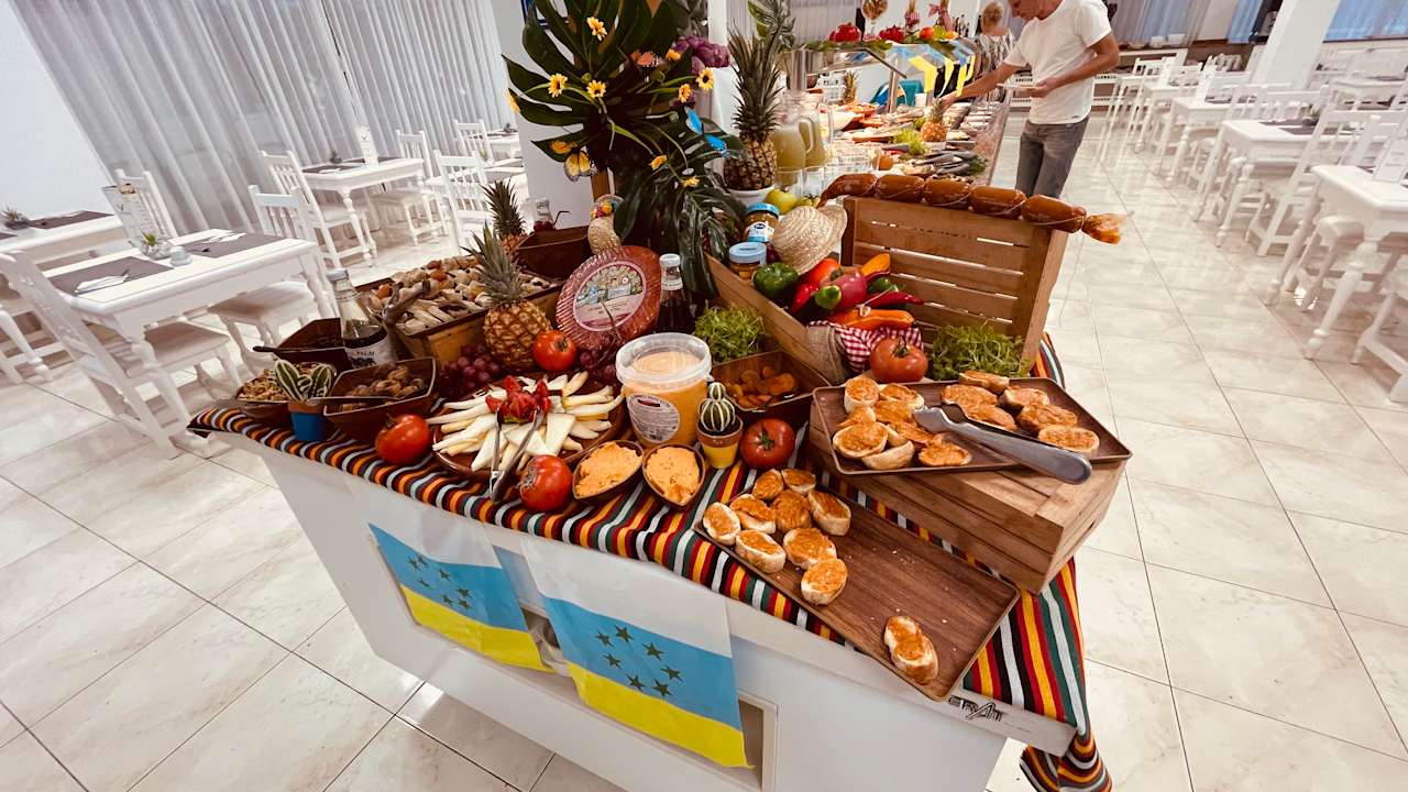 Gastro Skyview Hotel