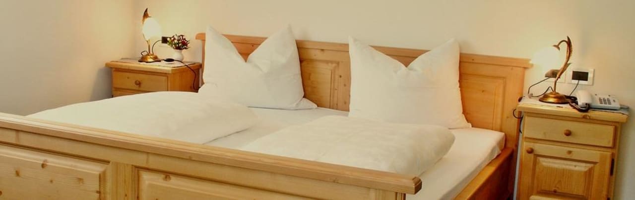 Unsere rustikalen Doppelzimmer Edelweiss Pension Roderer