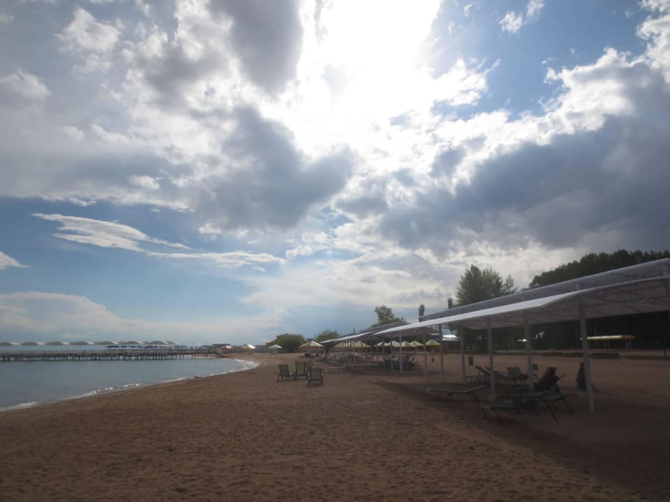 Strand am Issyk-Kul See Raduga Resort Center