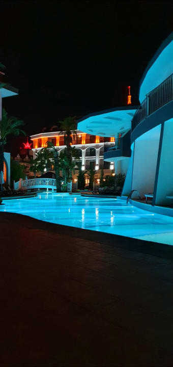 Pool Well Palace Side