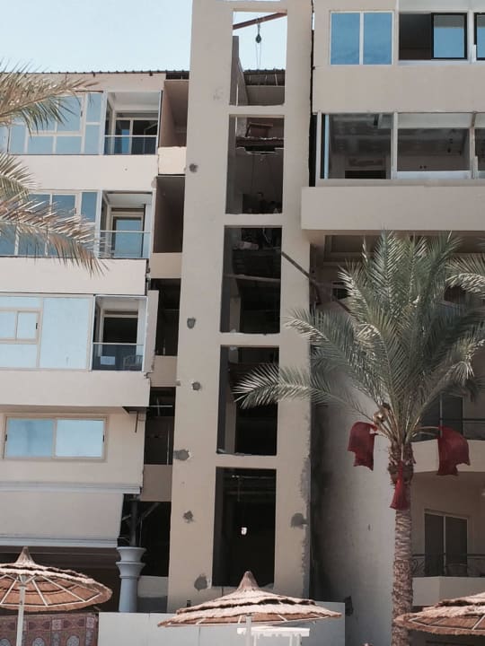 Baustelle am Pool Bellagio Beach Resort & Spa