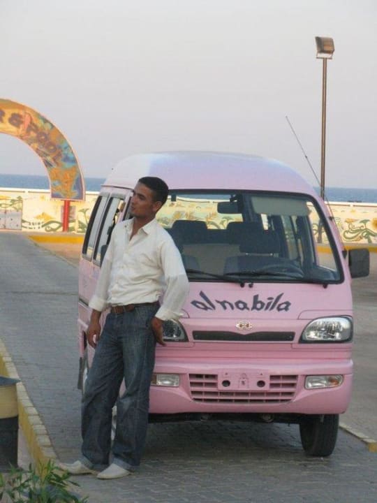 Der kleine rosa Mini Bus Siva Golden Bay Makadi