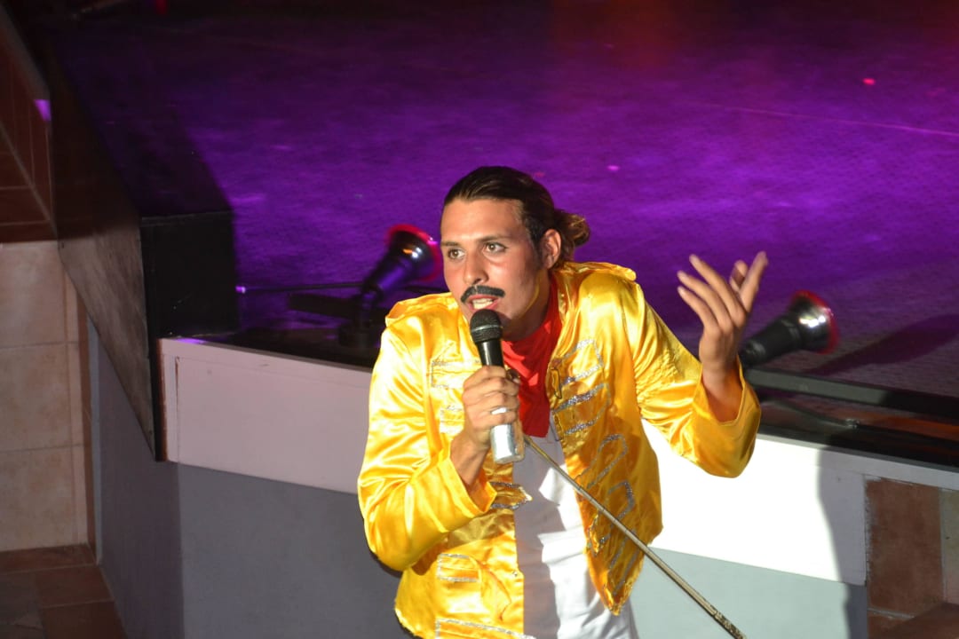 Spectacle du soir par l'équipe d'animation Lindos Princess Beach Resort & Spa