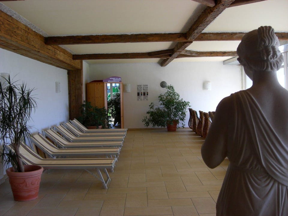 Ruheraum neben dem Schwimmbad Berghotel Ratschings