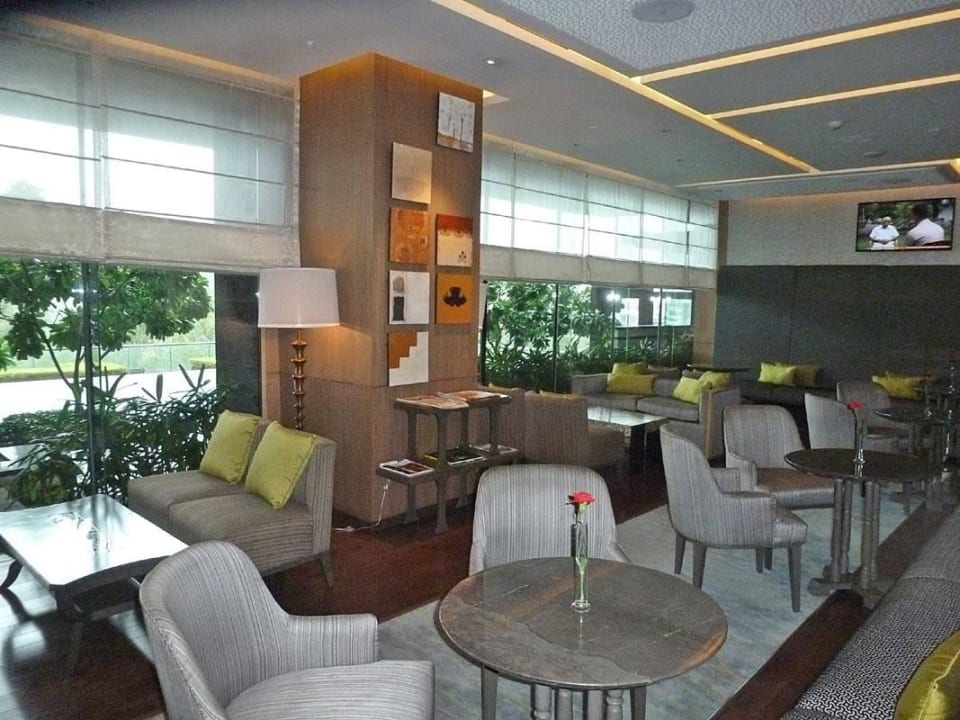 Executive Club Lounge The Leela Ambience Convention Hotel Delhi