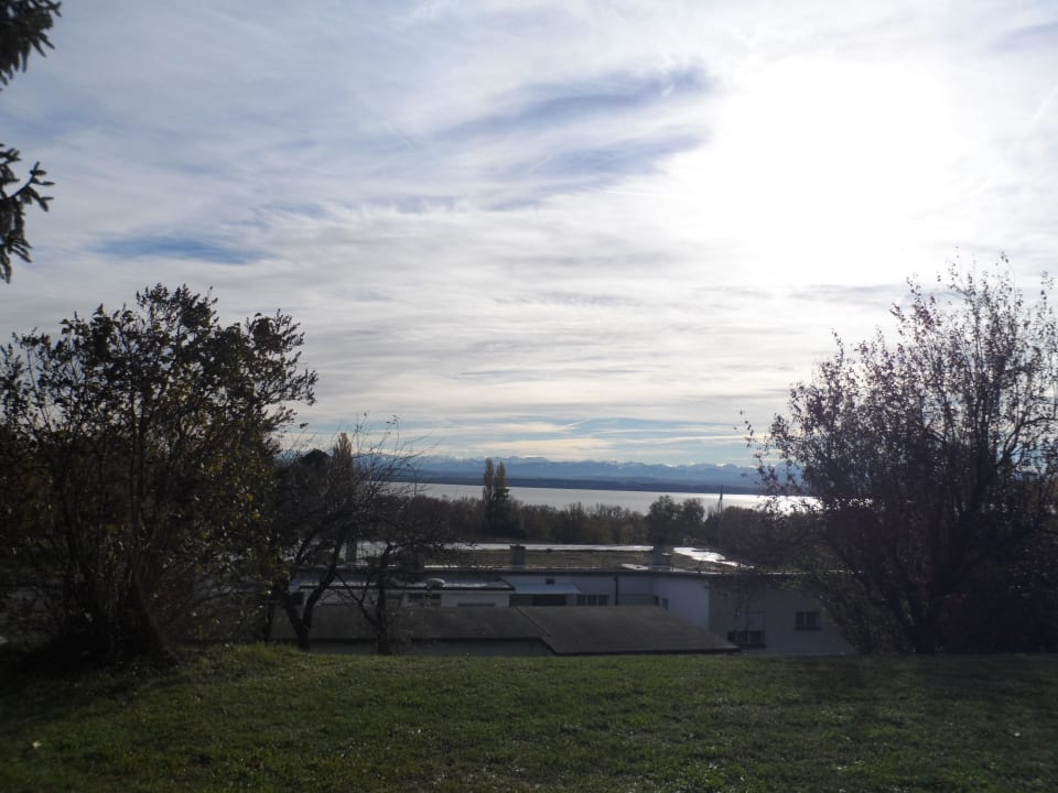 Blick auf den Lac de Neuchatel Motel de Bevaix
