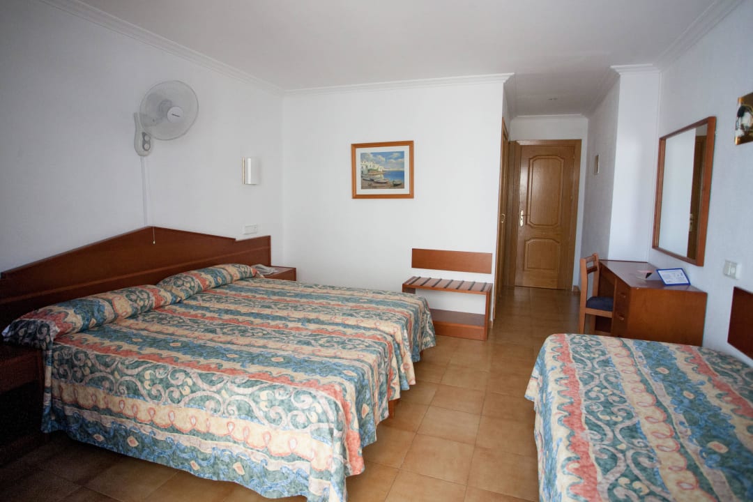 Habitación triple Hotel Kilimanjaro