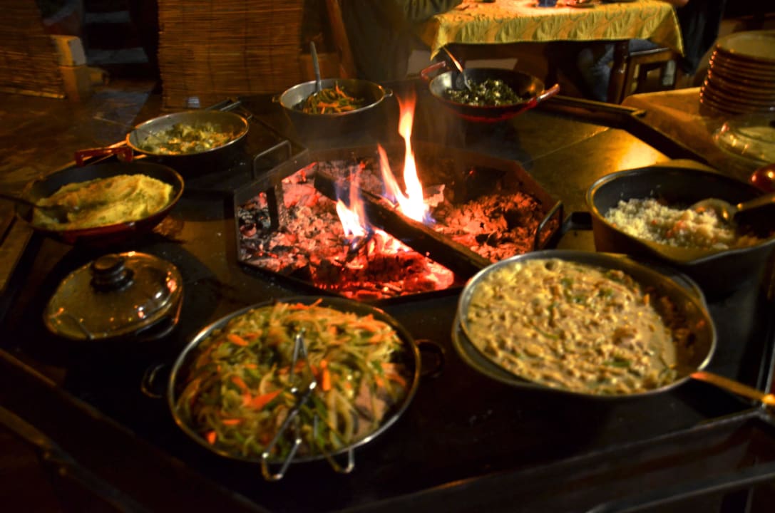 N'Kwazi's Famous Buffet Dinner. n'Kwazi Lodge And Camping Site