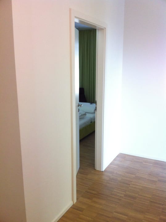 Suite Schlafzimmertür Midori - the green guesthouse