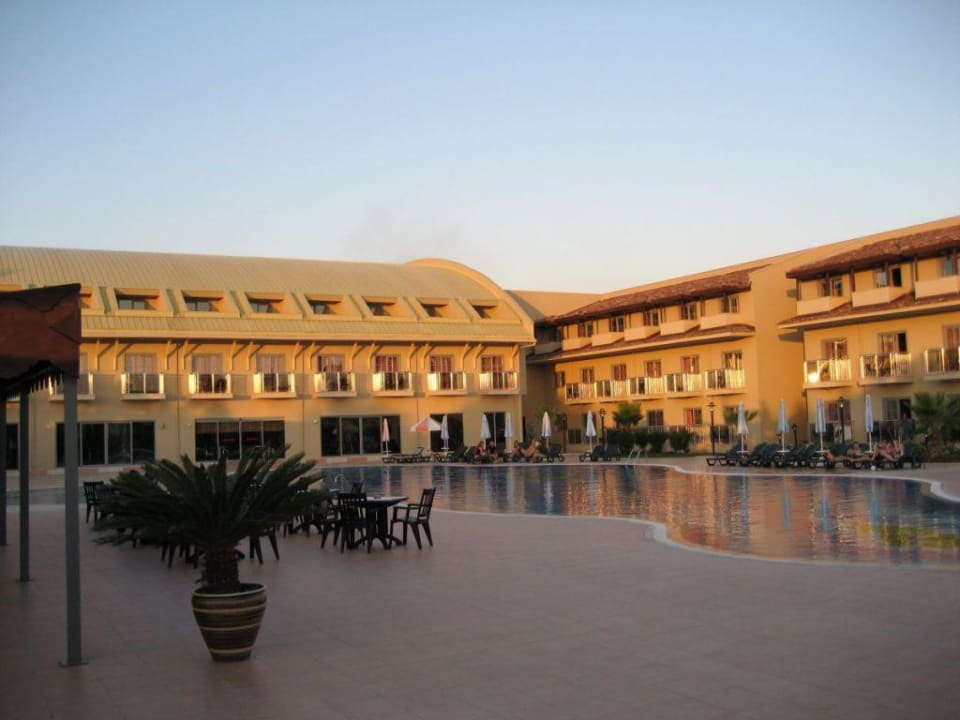 Abendstimmung Pool Hotel Club Nena