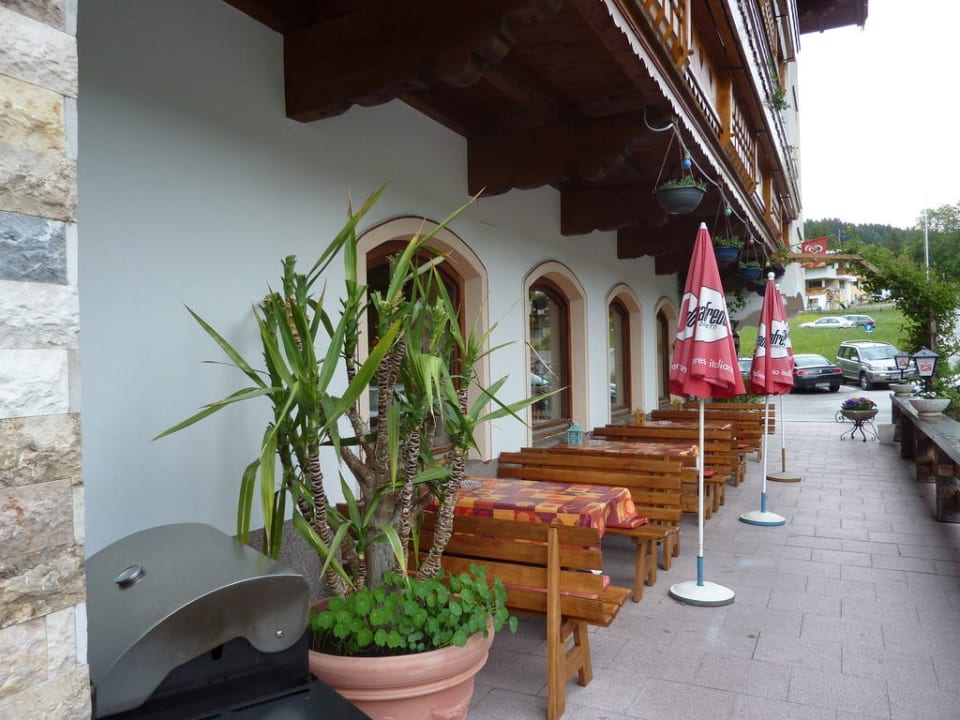 Terrasse direkt am Hotel Hotel Klausenhof