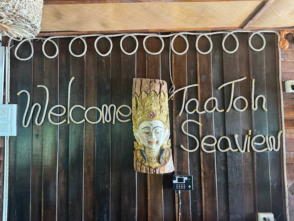 Lobby Hotel Taatoh Seaview Resort