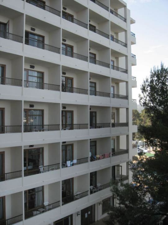 Blick vom Balkon nach links NYX Hotel Ibiza - adults only