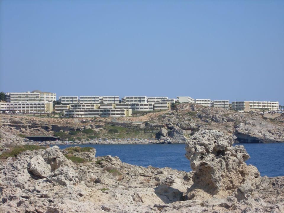 Blick auf das Kalithea Horizon Rayal aus der Ferne Hotel Kalithea Horizon Royal