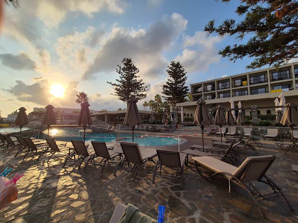 Pool VONRESORT Golden Coast