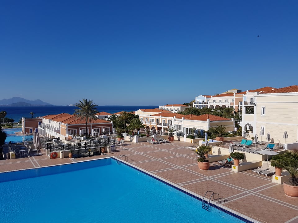 Pool Porto Bello Royal