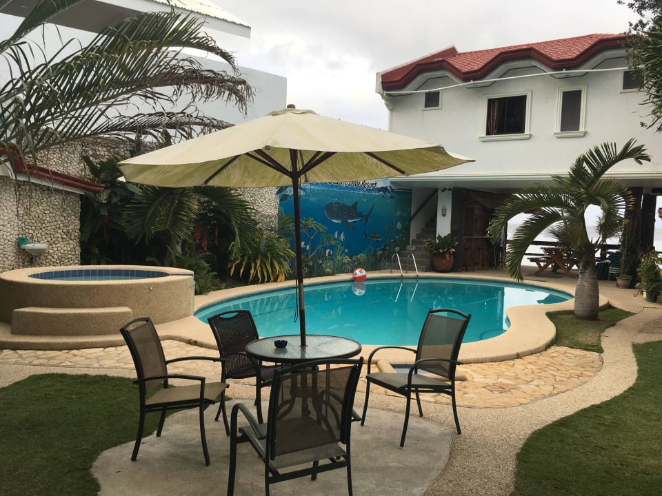 Sitzecke am Pool  Love's Lodge & Resort