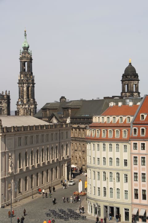 Ausblick vom Zimmer über den Neumarkt Steigenberger Hotel de Saxe