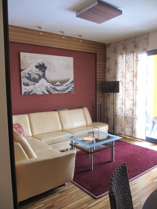Wohnbereich in der Asia Suite EurothermenResort Bad Schallerbach Paradiso