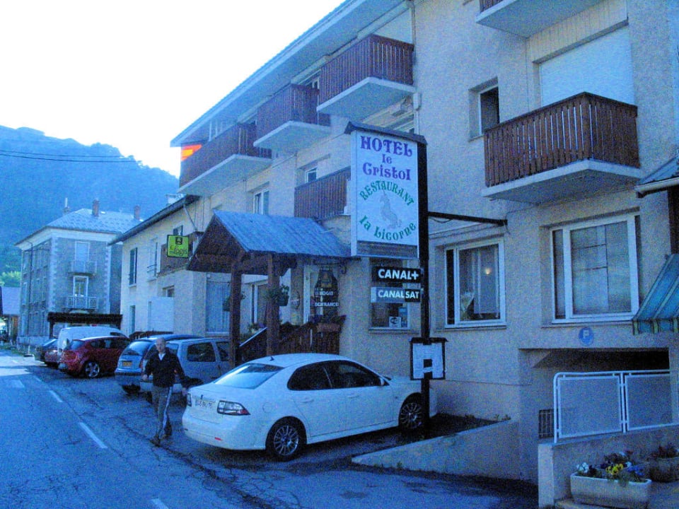 Vorderseite Hotel Cristol