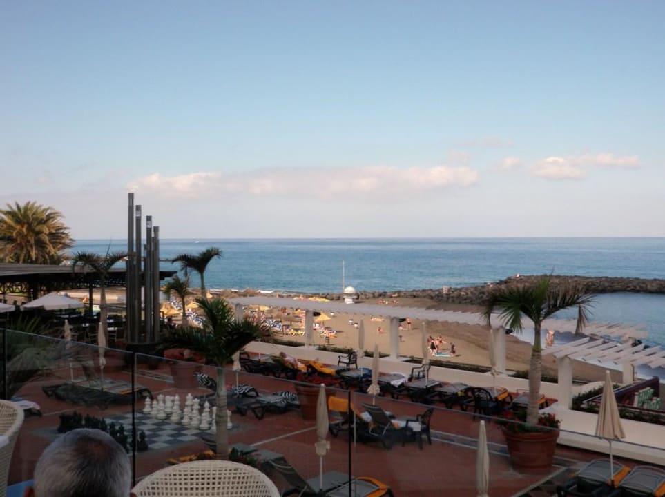 Blick von Raucher/Essensterrasse H10 Gran Tinerfe - Adults only