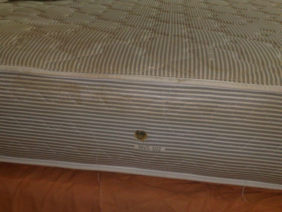 Matratze mit Macken Wyndham Alltra Samana