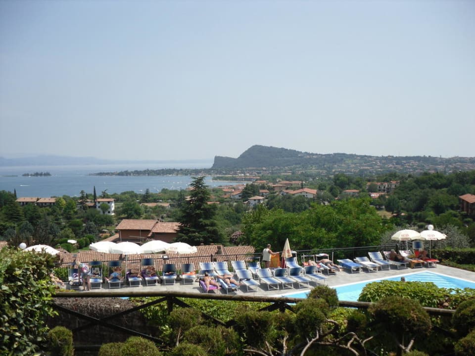 Blick vom Hotel über Manerba Belvedere