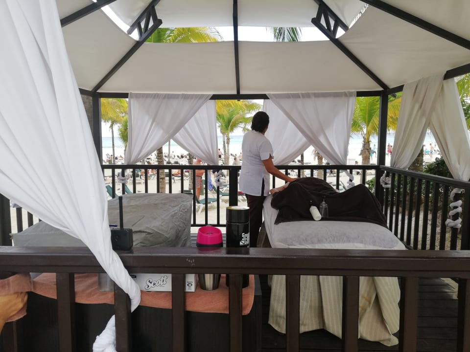 Haben uns hier massieren lassen. Hotel Riu Tequila