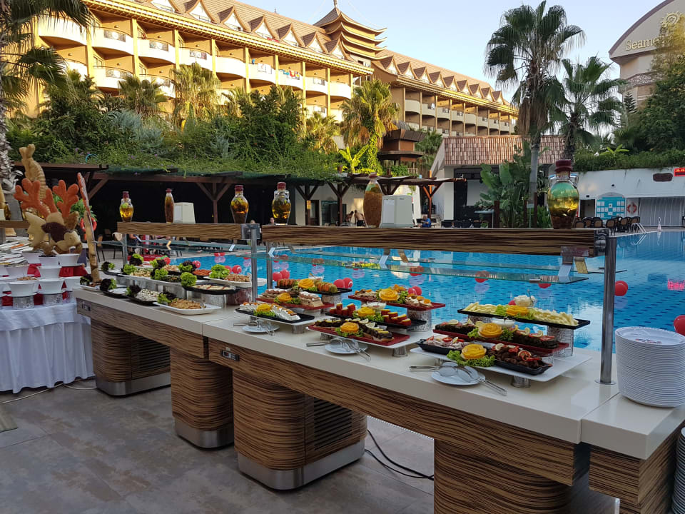 Gastro Port Side Resort Hotel
