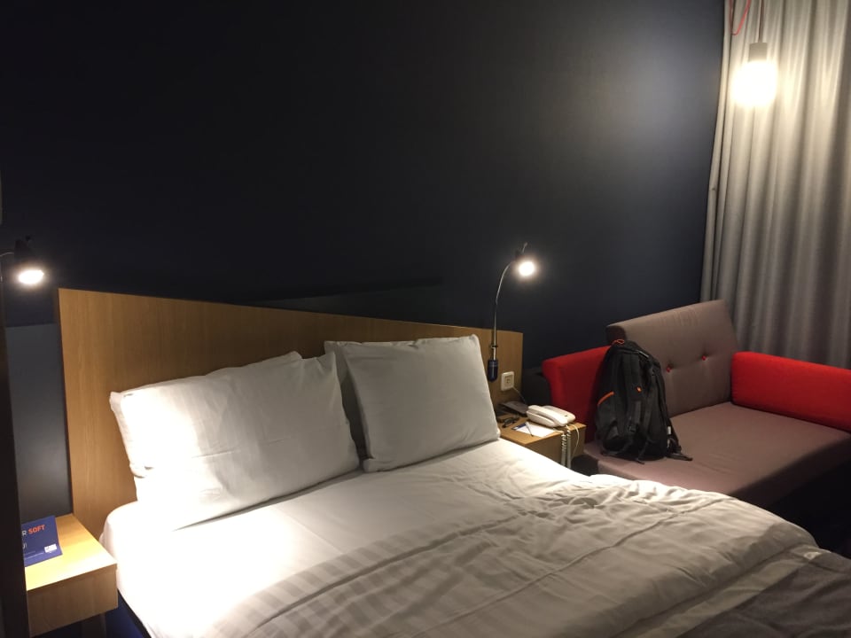 Zimmer Holiday Inn Express Frankfurt - Airport