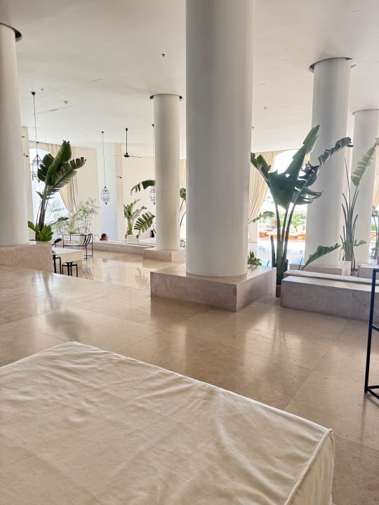 Lobby Serry Beach Resort