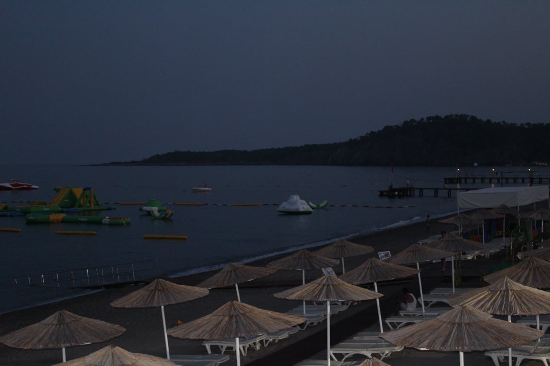Meer Emelda Sun Club