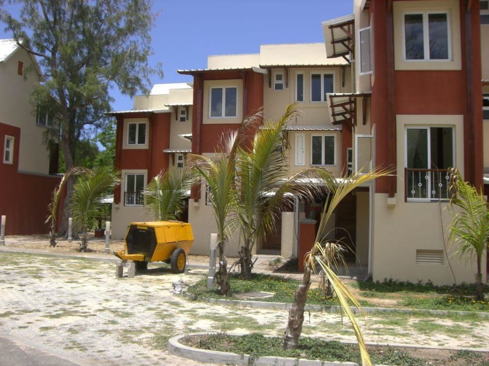 Baustelle in der ganzen Anlage Cape Garden Residence