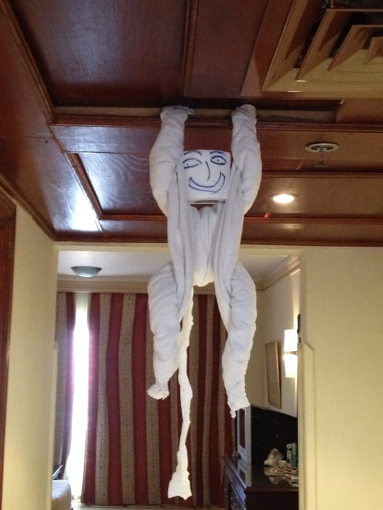 Произведение искусства от уборщика Imperial Shams Abu Soma