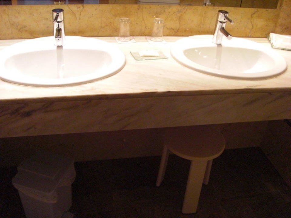 2 Waschbecken Superior Doppelzimmer VIVA Golf - Adults only 18+