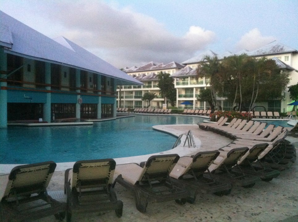 Swimm-Up Bar, oben Disko, Billiard etc Grand Paradise Playa Dorada