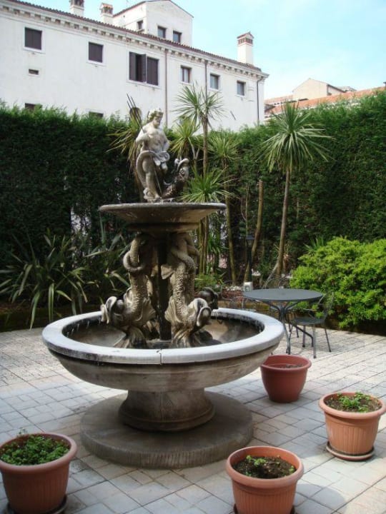 Hotel Belle Arti - Innenhof Hotel Belle Arti