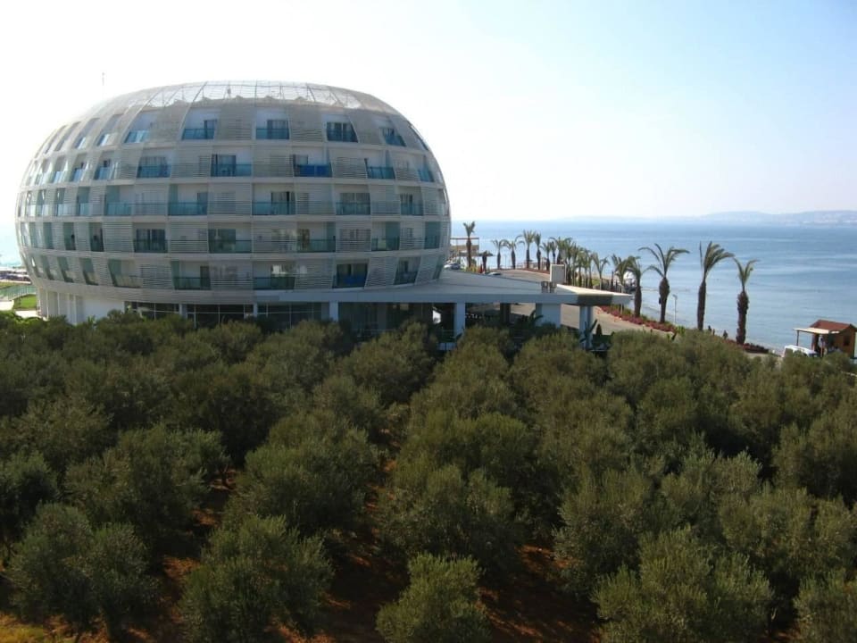 Вид на отель с соседнего отеля Sentido Golden Bay Gold Island Selected