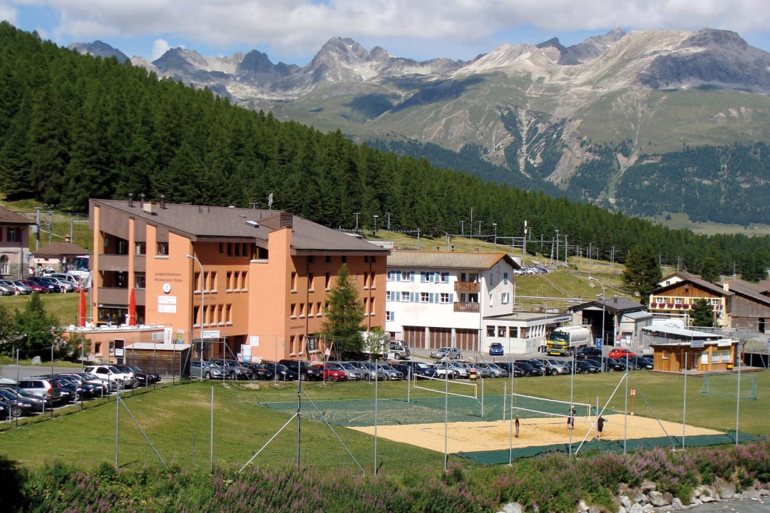 Aussenansicht Jugendherberge Pontresina