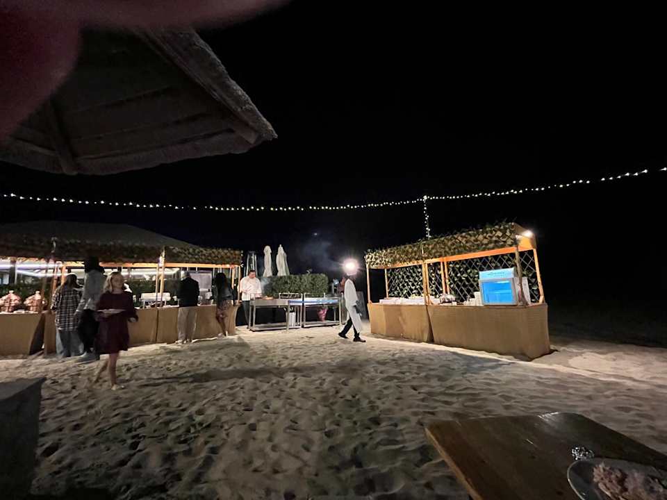 Strand The Cove Rotana Resort