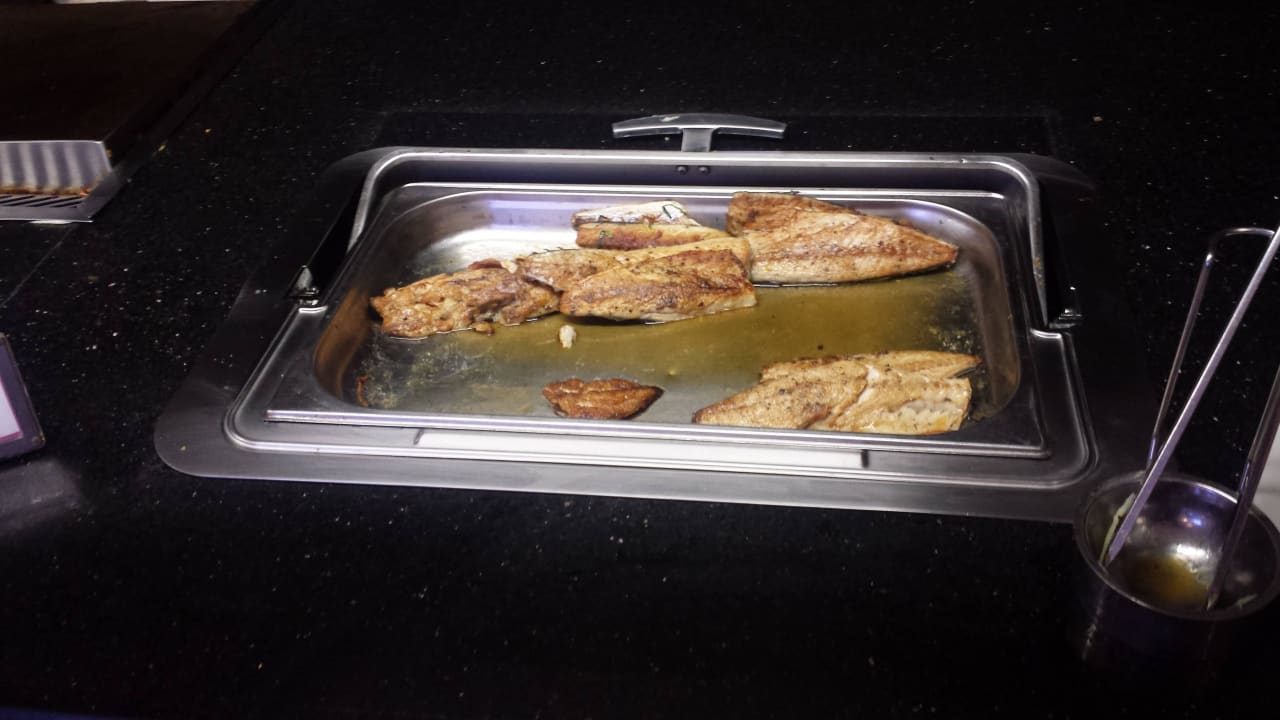 Fisch sehr viel Greten etweder Forelle oder Barsch VONRESORT Golden Coast